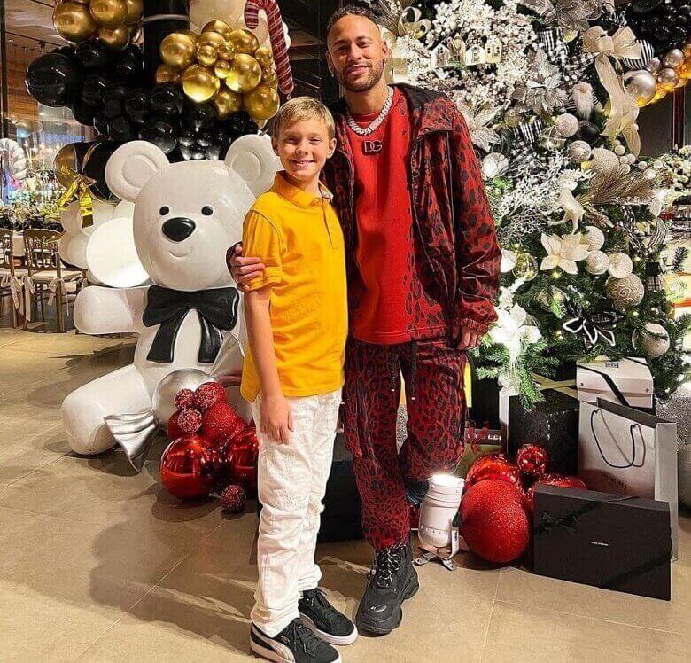نیمار در کنار خانواده هایشان کریسمس را جشن گرفتند.