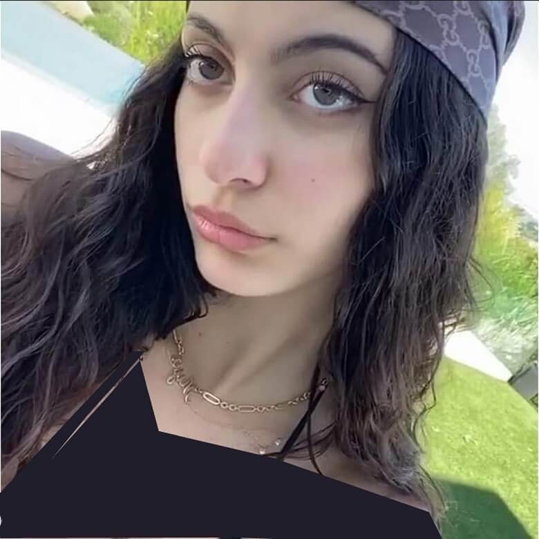 مهناز افشار و نوه گوگوش شباهت زیادی دارند.