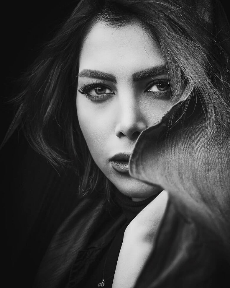 آیدا جعفری در واقعیت تغییر پوشش ۱۸۰ درجه‌ای داد.