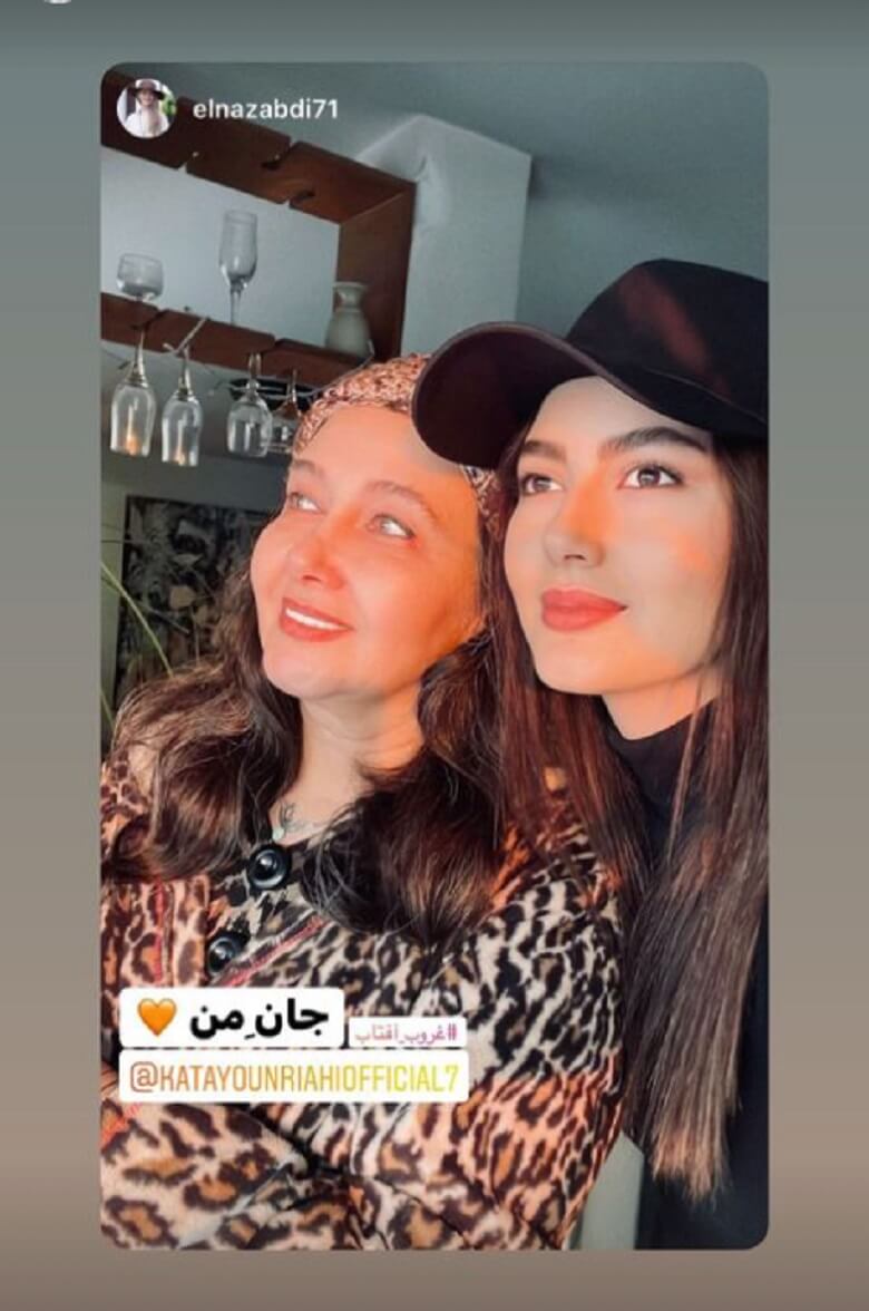 کتایون ریاحی و مهتاب کرامتی رقابت شانه به شانه دارند.