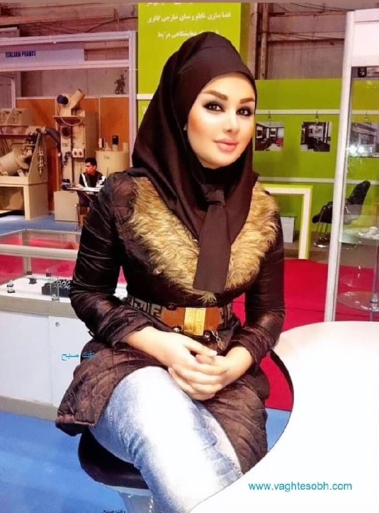 دنیا جهانبخت مقنعه پوشید.