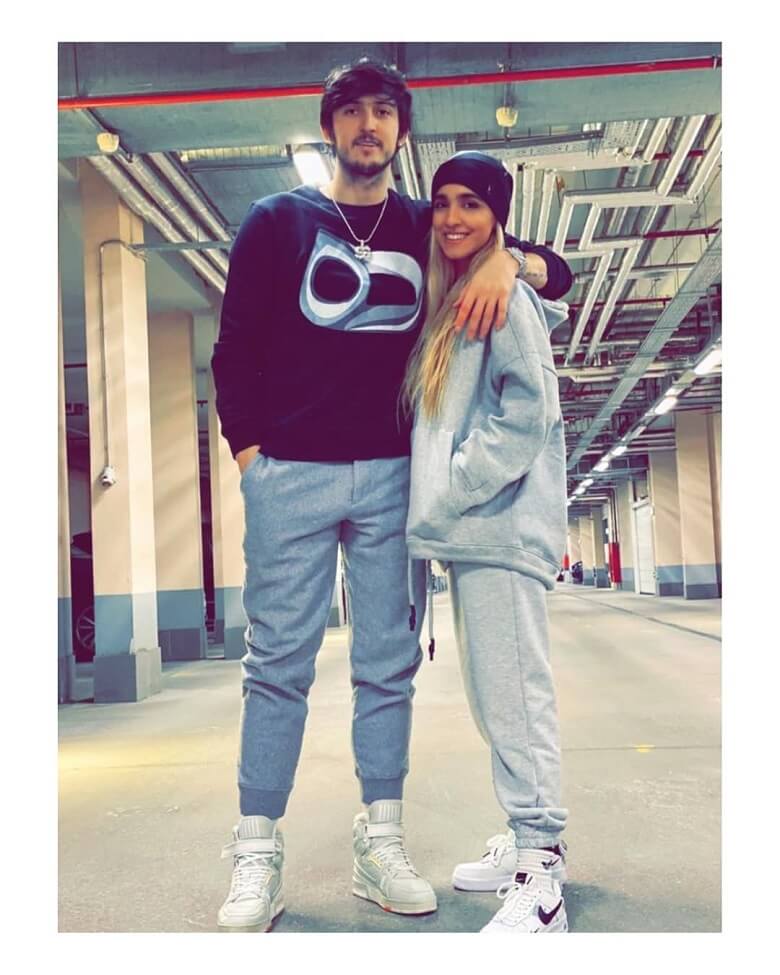 لحظه‌های عاشقانه سردار آزمون و نامزدش ادامه داشت.