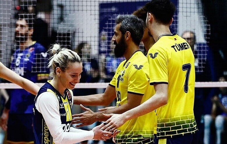 معروف و موسوی برای شرکت در بازی مختلط حرکت خارج از عرف کردند.