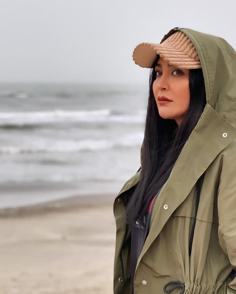 مریم معصومی تنهایی غم‌انگیز و دلگیری دارد.