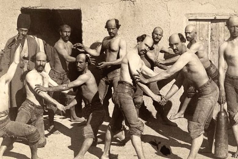 برای ورود به دنیای لوطی‌ها کارهای زیادی باید انجام داد.