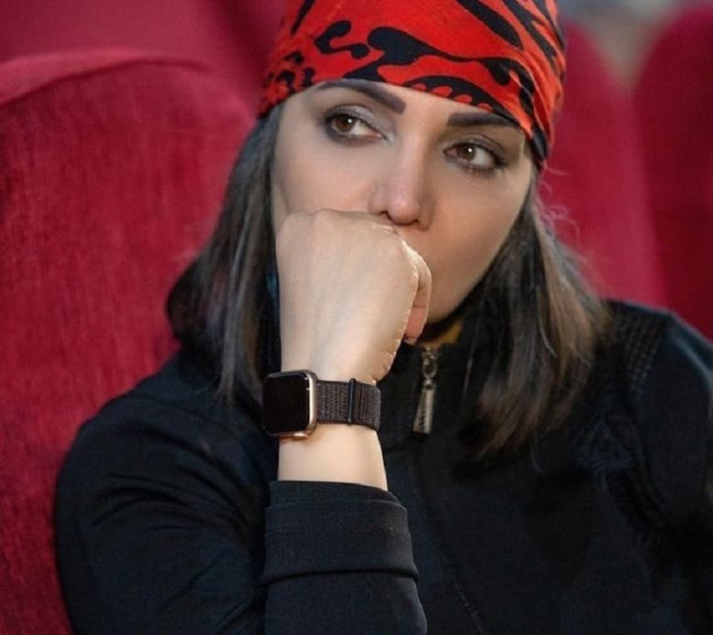 الهام پاوه نژاد در آستانه ۵۰ سالگی بسیار زیبا و جوان است.