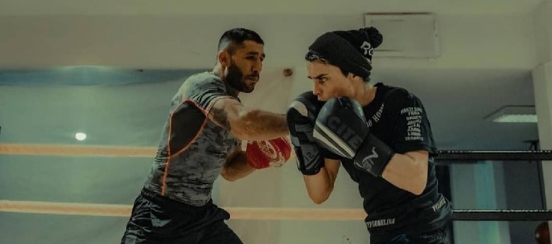 جواب تینا آخوندتبار گفت بچه مایه دار نیستم.