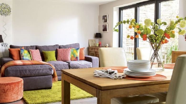 فلور نظری خانه ویلایی با دکوراسیون زیبایی داشته است.