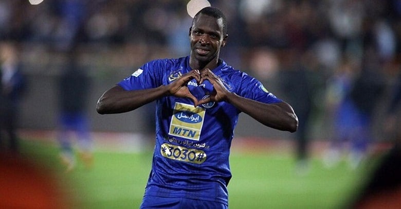 شیخ دیاباته بازیکن محبوب استقلال در آستانه پرسپولیسی شدن است.