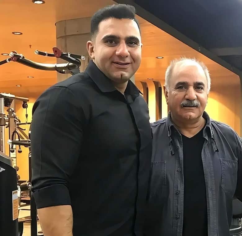 پسر پرویز پرستویی در باشگاه بدنسازی هیکل تنومند و غول آسایی داشت.
