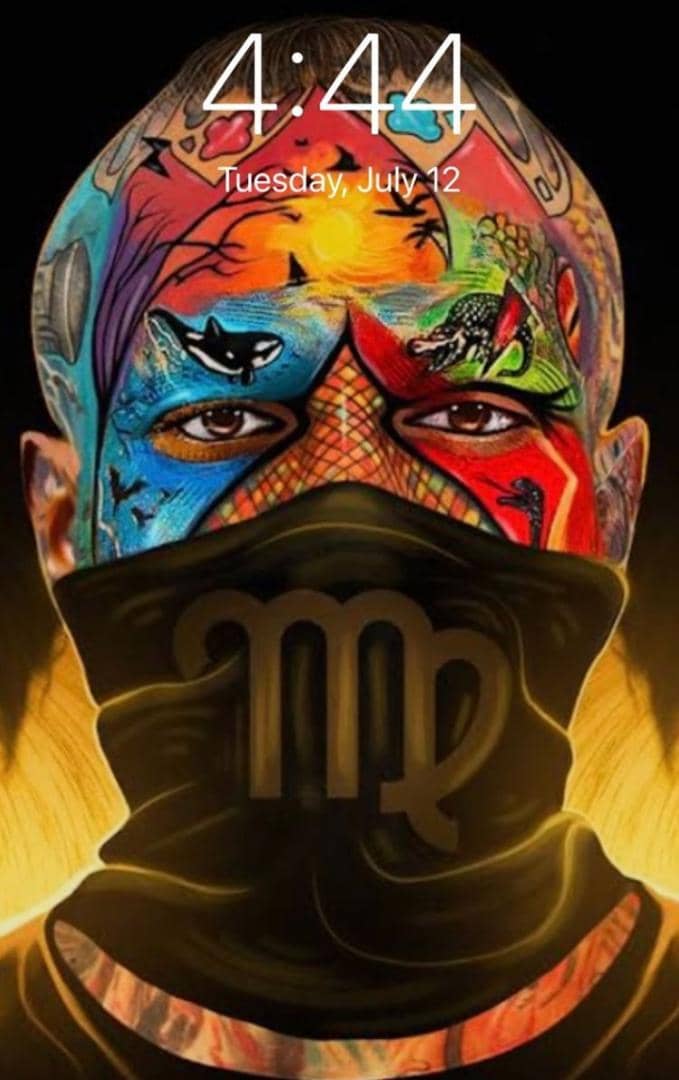 عکس تتلو در بک گراند گوشی سحر قریشی