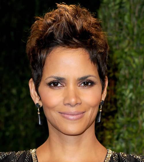 یکی از پرطرفدارترین مدل موهای هال بری