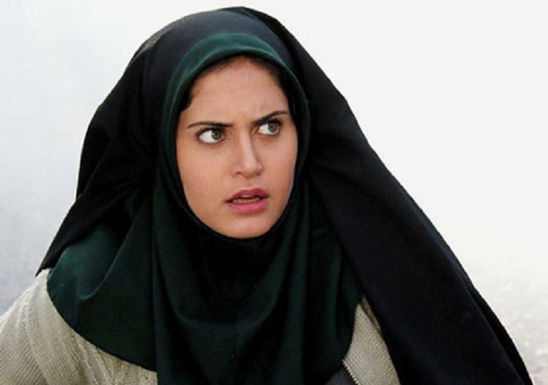 الناز شاکردوست چادر سر کرد.