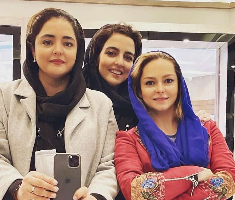 نرگس محمدی یا ستایش به خواهرش شباهت عجیبی دارد.