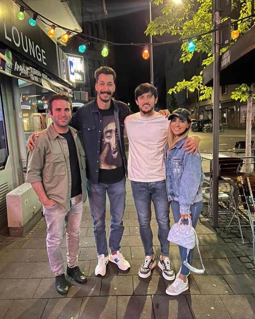 دورهمی سردار آزمون و همسرش با هوتن شکیبا و بهرام افشاری در آلمان