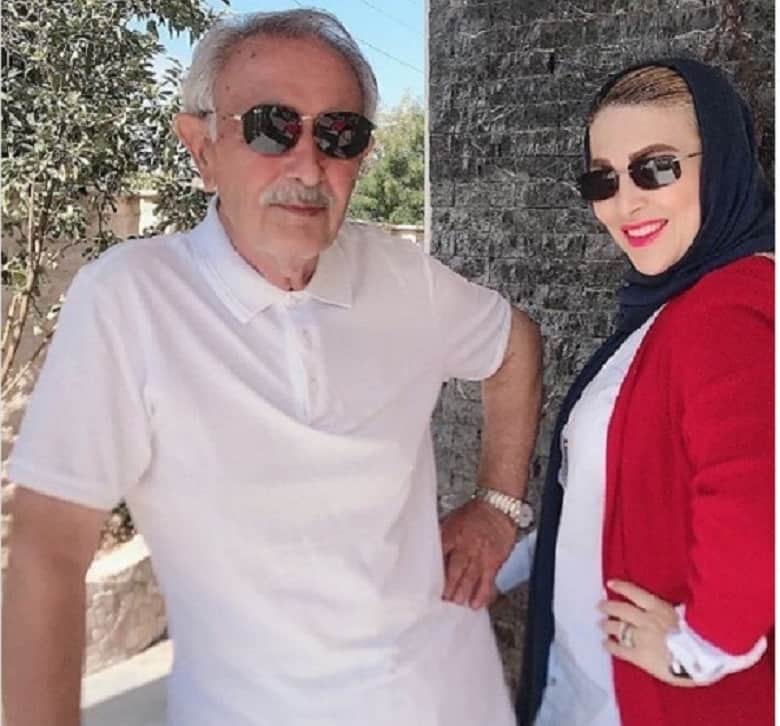 ژیلا صادقی پوشش متفاوتی در خارج از کشور داشته است.