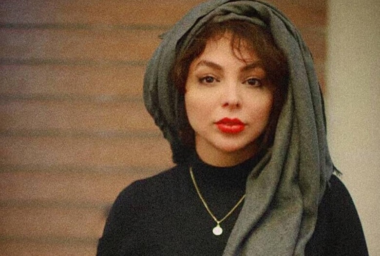 زهرا عالمی مجری سابق صداوسیما تغییر سبک پوشش داده بود. زهرا عالمی مجری سابق صداوسیما تغییر سبک پوشش داده بود.