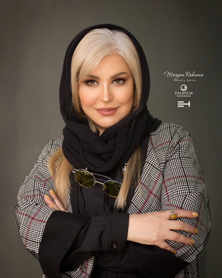 اکرم محمدی با این تیپ و آرایش حسابی جوان شده است.