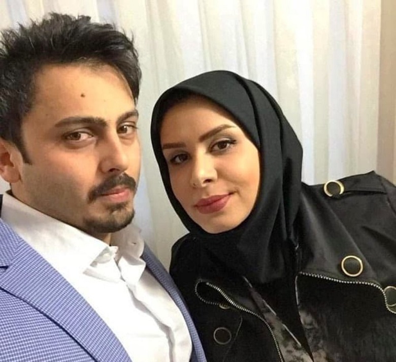 نجمه جودکی و همسرش زمانی که حجابش کامل بوده است.