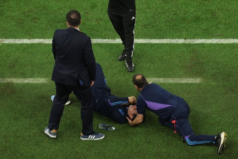 لیونل اسکالونی سرمربی آرژانتین بعد از قهرمانی از هوش رفت.