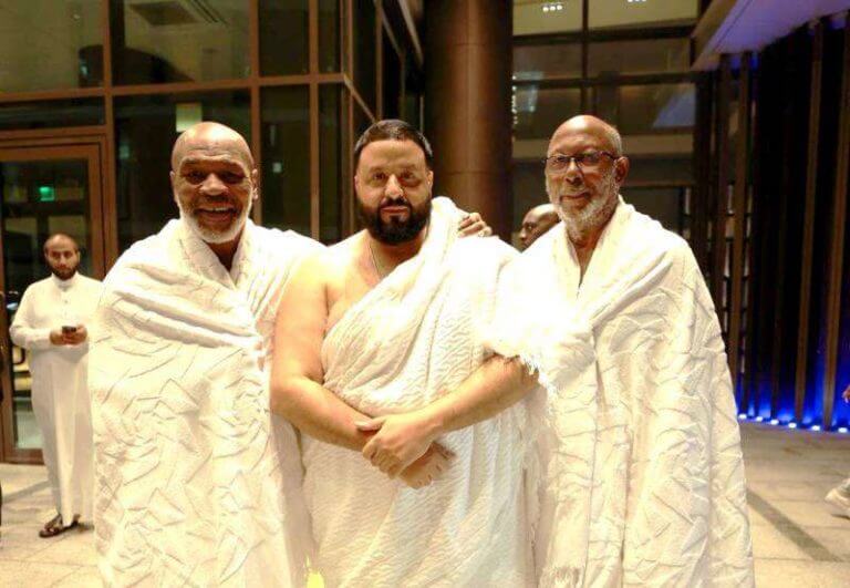  حج عمره رپر جنجالی و بوکسور مشهور آمریکایی.