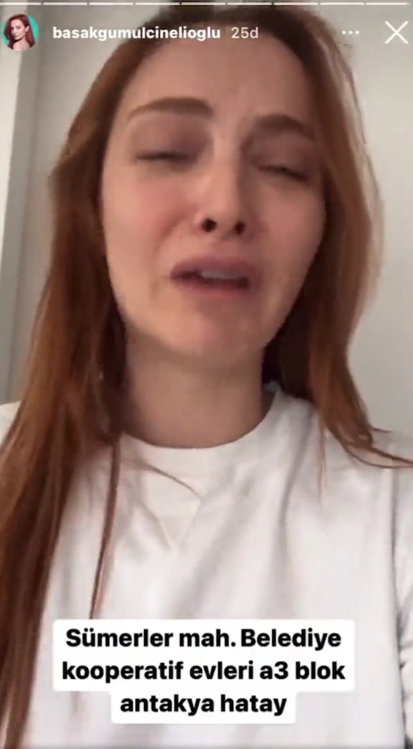 خانم بازیگر با گریه خواست که مادرش از زیر آوار نجات دهند