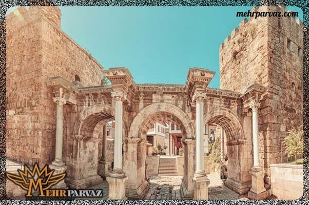 مقایسه آنتالیا و مارماریس برای تور نوروزی