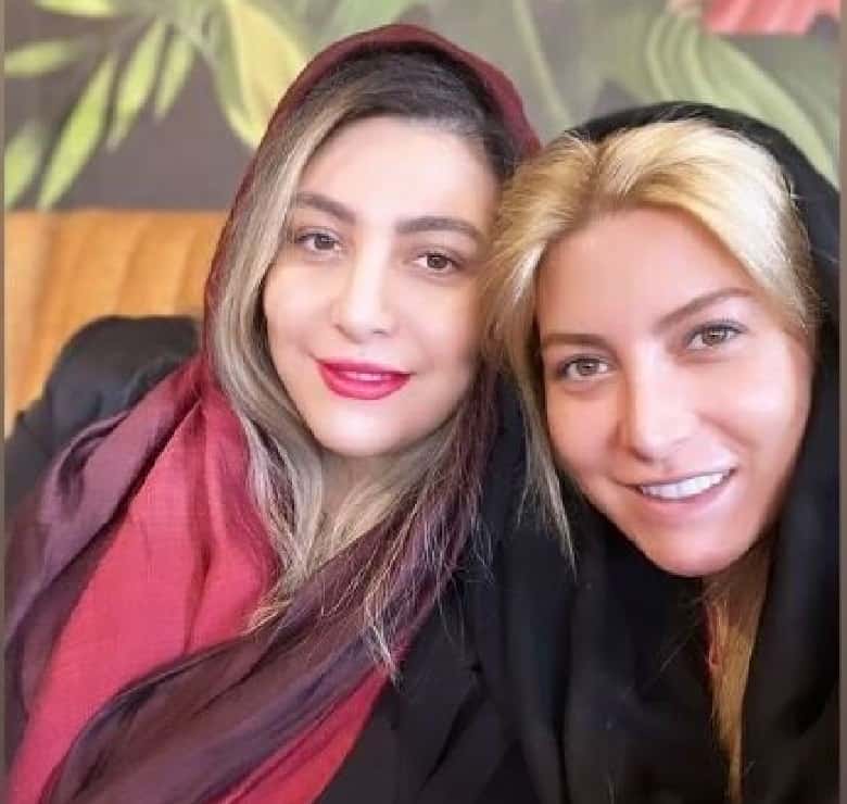 فریبا نادری بدون آرایش همیشگی چهره بی‌رنگ و رویی دارد.