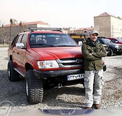 ژست عجیب "پژمان بازغی" در کنار ماشین غول پیکرش/ عکس ژست عجیب "پژمان بازغی" در کنار ماشین غول پیکرش/ عکس