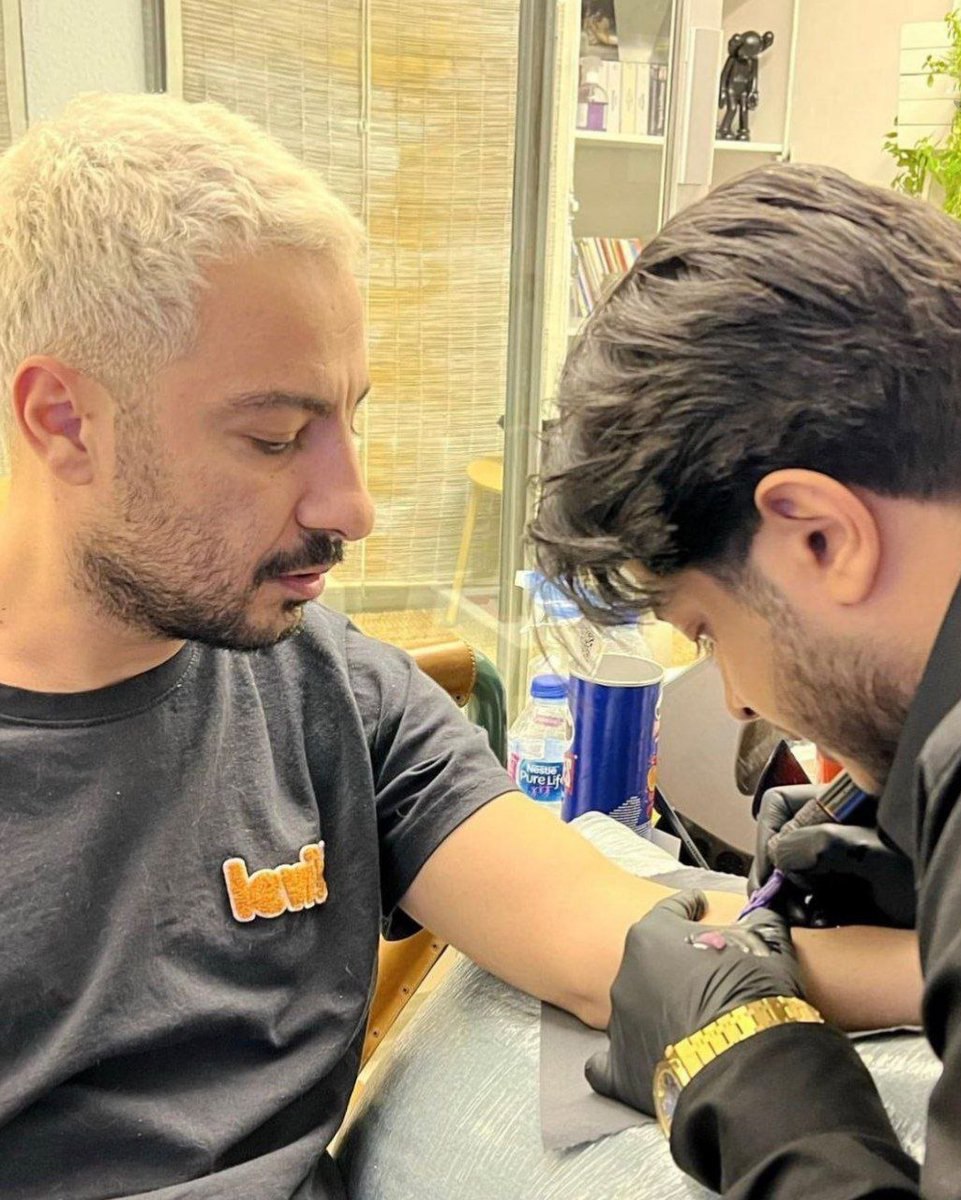 نوید محمدزاده با موهای زرد قناری حسابی خبرساز شد