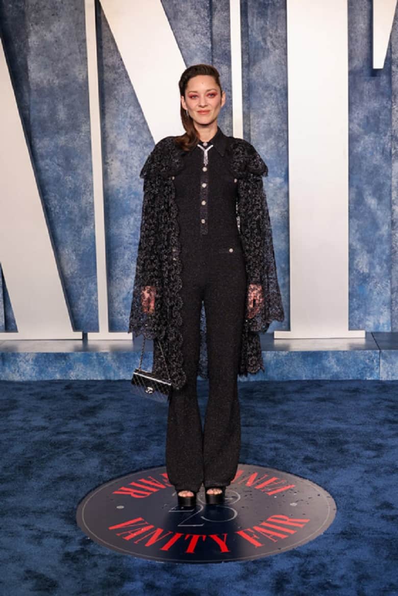 بازیگران در مهمانی پس از اسکار لباس‌های مجللی پوشیدند.