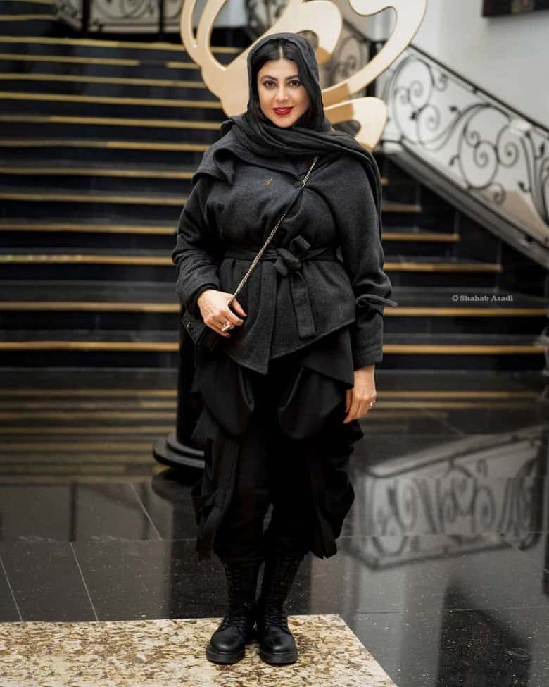 تصاویر/ ترفند آزاده صمدی برای پنهان کردن اضافه وزن!