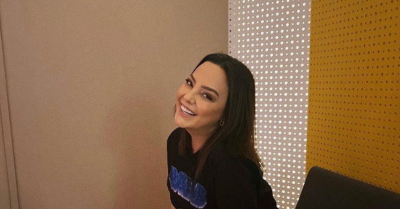 باورتان می شود این همان “ابرو گوندش 50” ساله است/ عکس