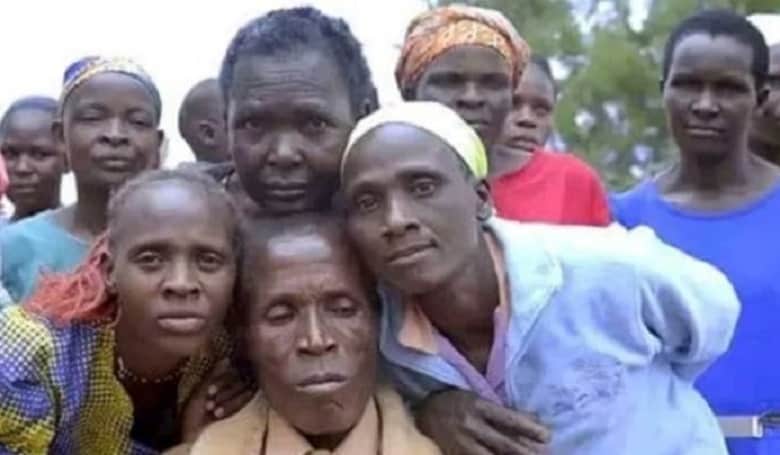 تصاویر/ این مرد از ۸ زن به شکل همزمان بچه دارد!