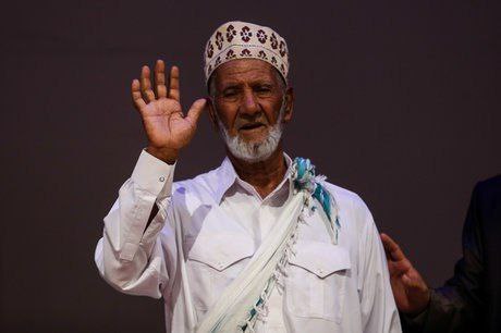 نابغه موسیقی ایران برای همیشه کور شد/ عکس