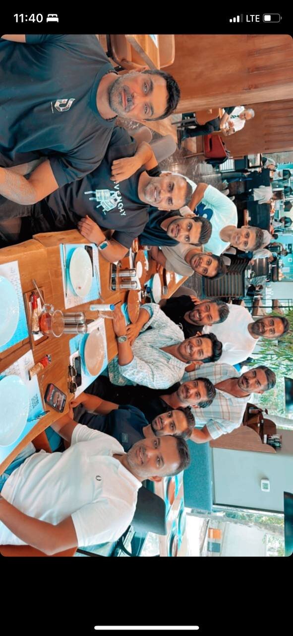 گلزار در کنار دوستانش ازدواجش را جشن گرفت+عکس