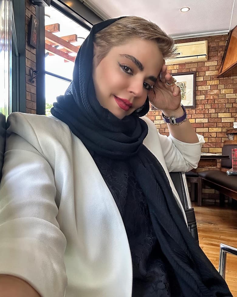 تصاویر/ دورهمی خاص سپیده خداوردی در کافه