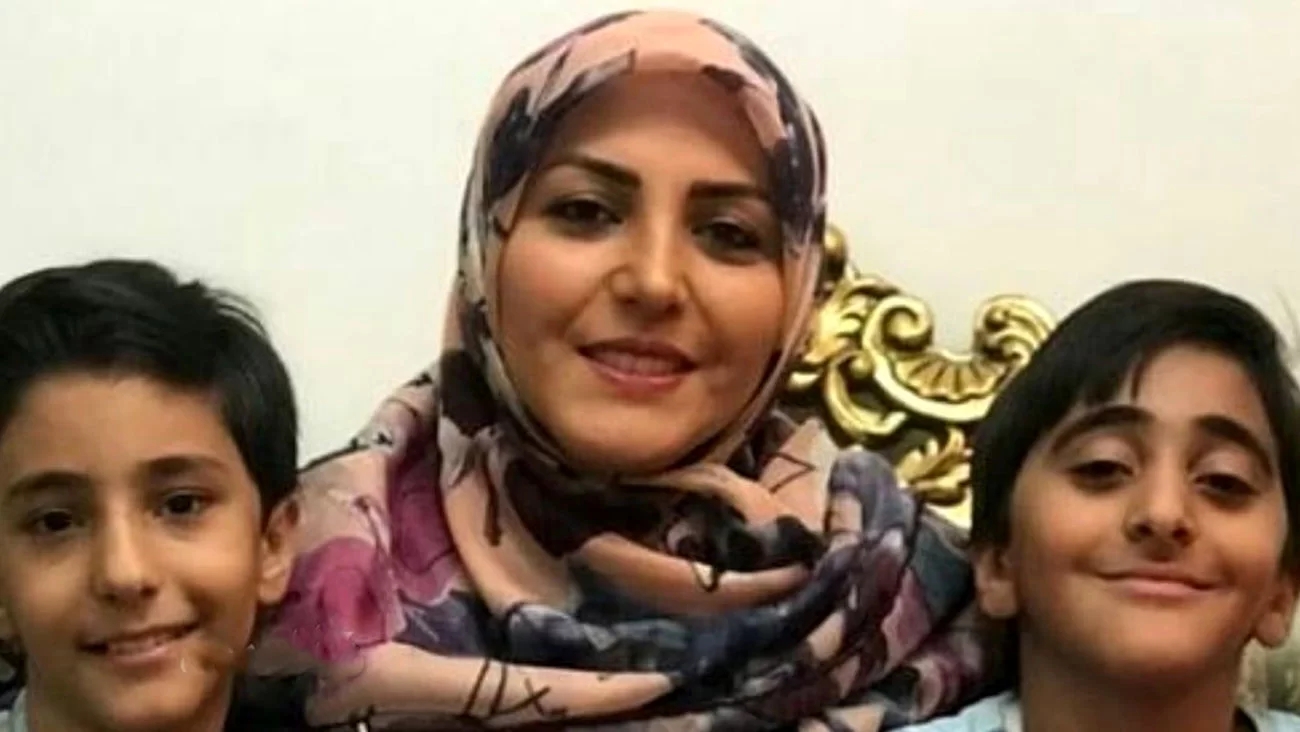 عکسی احساسی از “المیرا شریفی مقدم” و دوقلوهایش/ تصویر