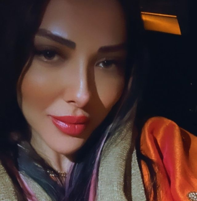 سلفی “لیلا اوتادی” عمل های زیبایی اش را لو داد/ عکس