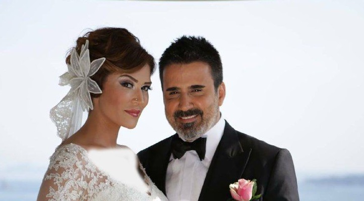 عکسی از عروسی امراه خواننده ترکیه ای بسیار پر طرفدار در کنار همسرش منتشر شد که برای کاربرانتفاوت قد آنها بسیار جالب بود. 