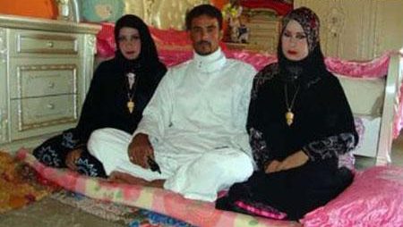 ازدواج همزمان این پسر با دو دختر: من ناگهان عاشق هر دو شدم/ عکس