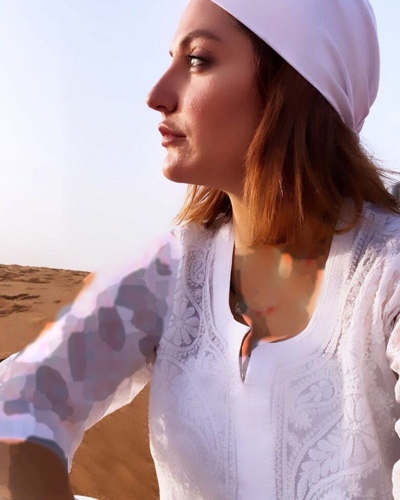 مهناز افشار در صحرا عکس گرفت