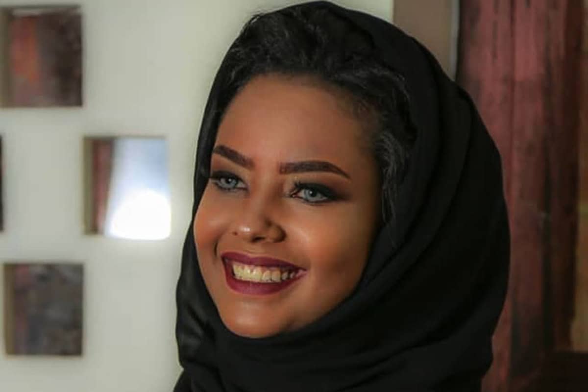 خودکشی مدل یمنی سوژه شد. خودکشی مدل یمنی سوژه شد.