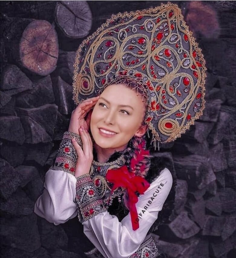 عکس/ لباس عجیب و غریب فریبا نادری