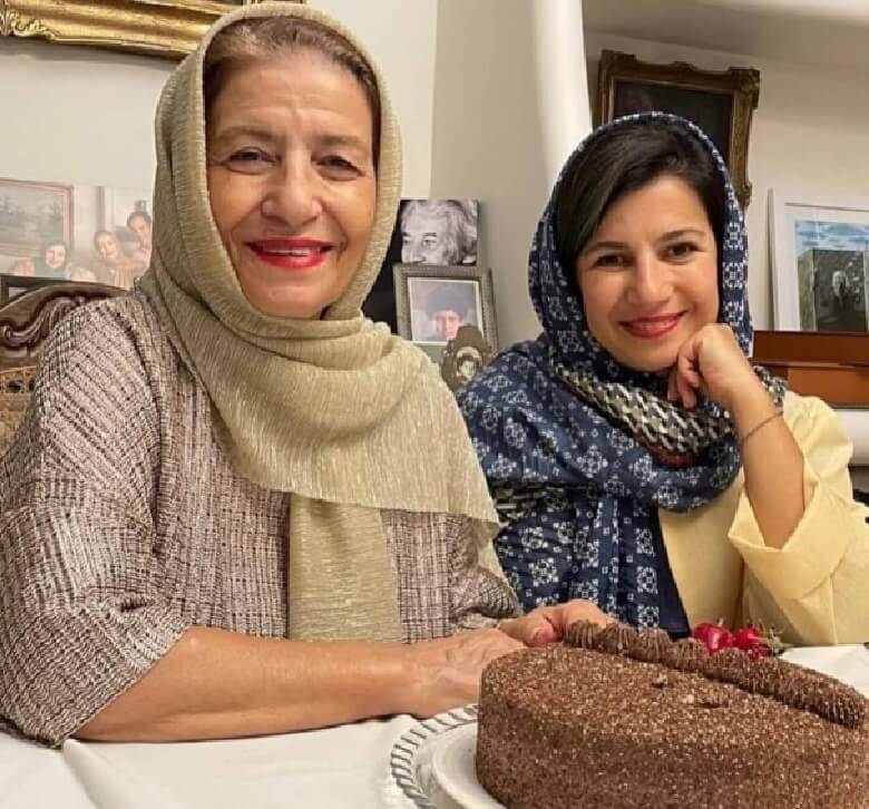 لیلی رشیدی تولد ۴۸ سالگی را با مادرش جشن گرفت.