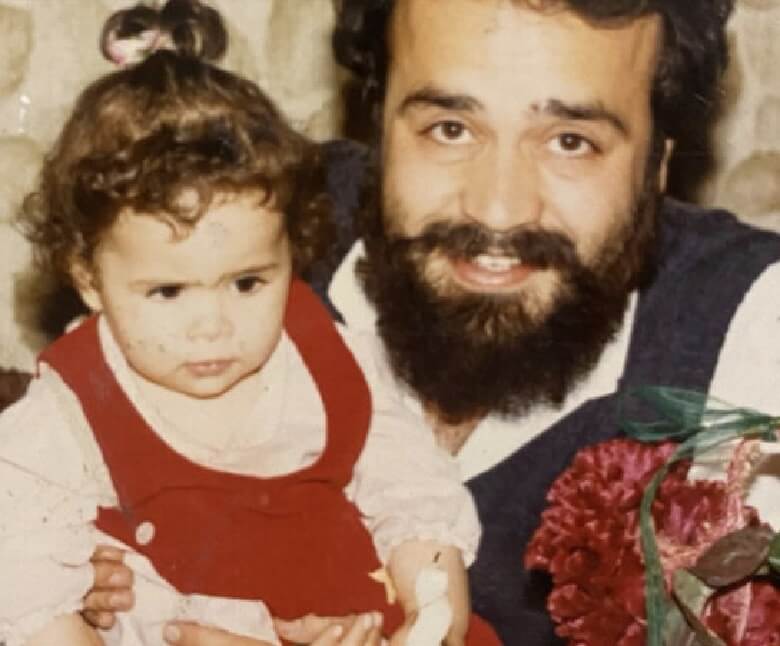 ملیکا شریفی نیا برای پدرش پیام احساسی نوشت.