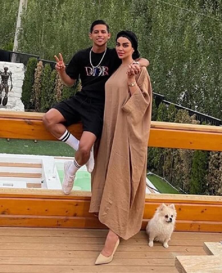 مهدی قائدی با همسر و سگش به تفریح لاکچری رفت.