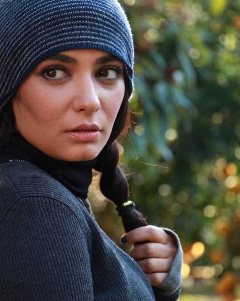 لیندا کیانی زمانی جوان بود.