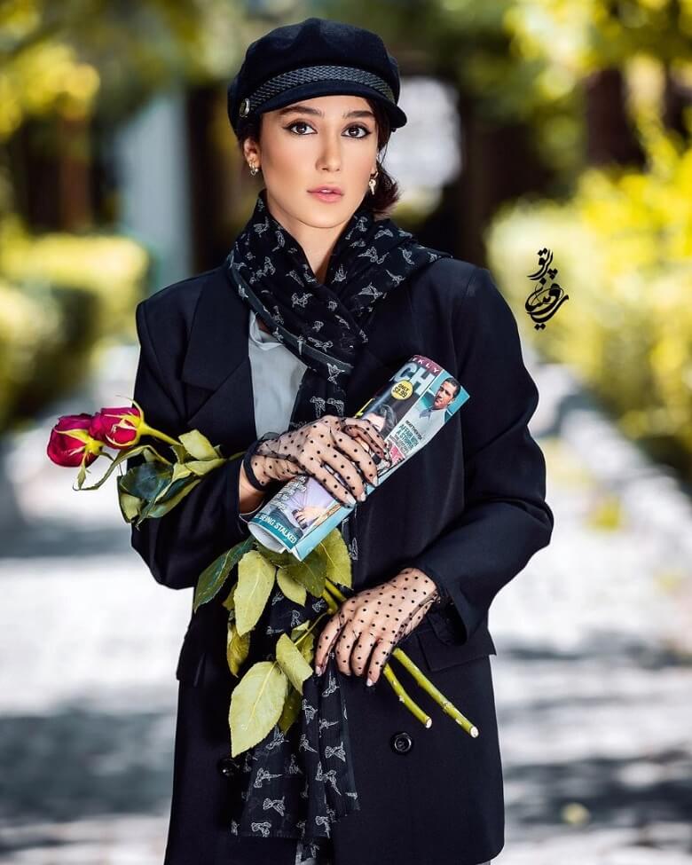 ساقی حاجی پور در هیبت دخترک درآمد.