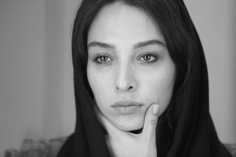 آناهیتا درگاهی روی تخت بیمارستان پست کرونایی منتشر کرد.